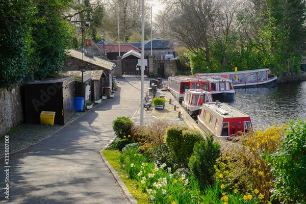 Fototapeta The Canal Basin and Canal Centre at Linlithgow, West Lothian, Scotland.  The premises are maintained by the Linlithgow Union Canal Society, which is run by volunteers.