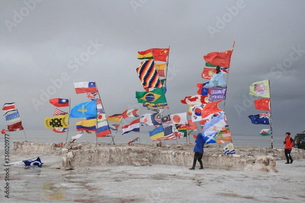 Fototapeta ボリビア　ウユニ塩湖　フラグ