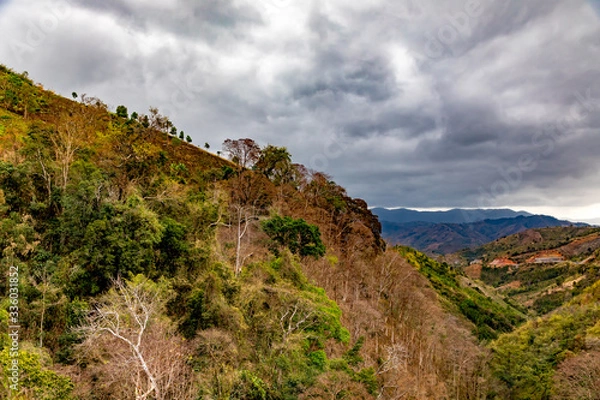 Obraz View of the mountains and walley from the mountain road in Vietnam