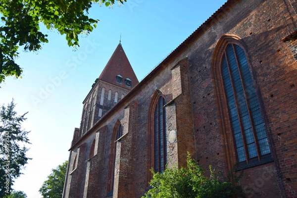 Fototapeta Kirche mit Kirchturm