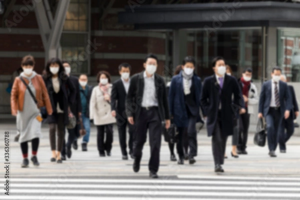 Fototapeta マスク姿のビジネスマンたち　ボカシ写真
