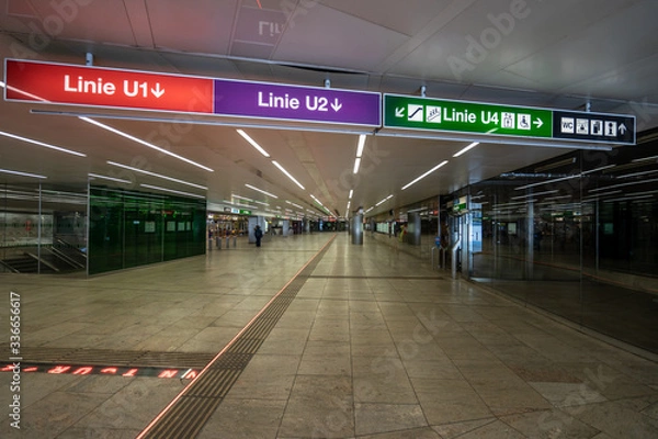 Obraz Metro station in Vienna