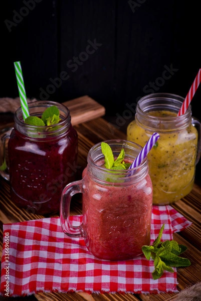 Fototapeta drinks
smoothie
juice
fresh juice
grated berries
berry drink
pulp juice
