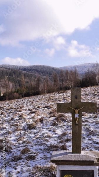 Obraz Krzyż na tle gór