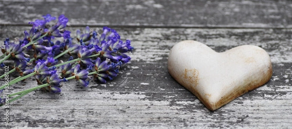 Obraz Steinherz mit Lavendel auf Holz