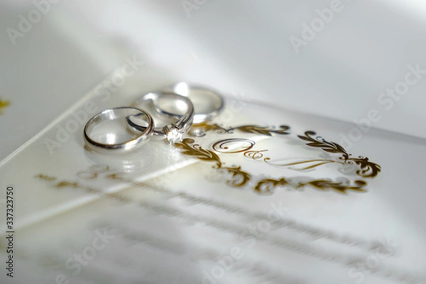 Obraz wedding rings on the table