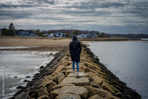 Obraz walking on the jetty