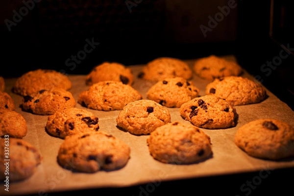 Obraz chocolate chip cookies in oven
