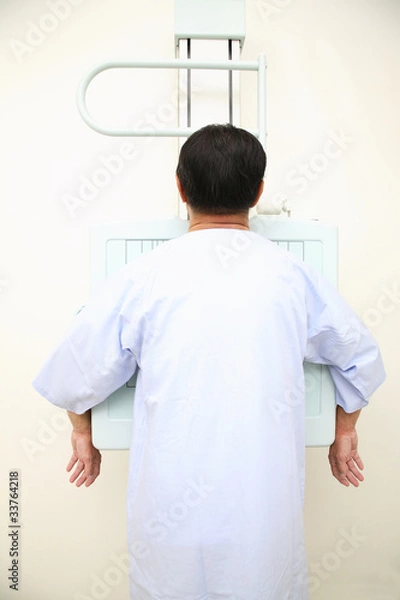 Fototapeta レントゲンをとる男性患者