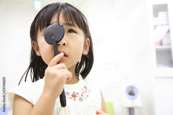 Obraz 視力検査を受ける女の子