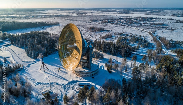 Obraz An aerial view of RT-64 (aka TNA-1500) radio telescope of Kalyazin Radio Astronomy Observatory. Tver region, Russia. Jan 25, 2019