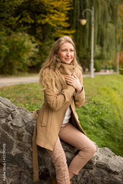 Obraz happy girl in the park  
walk