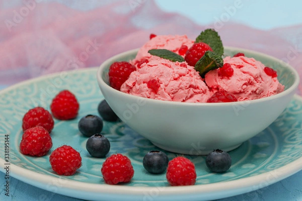 Fototapeta raspberry ice cream