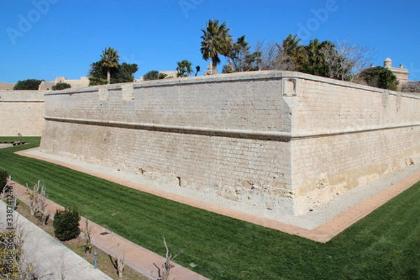 Obraz rampart and gardens in mdina in malta