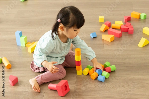 Obraz 子供　積み木　遊ぶ