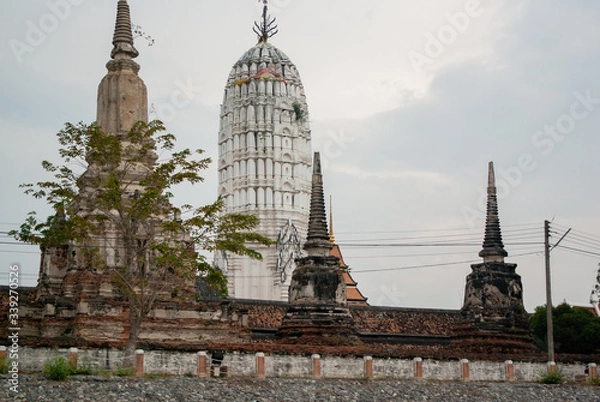 Obraz アユタヤの寺院跡：タイの遺跡、東南アジアの建築、世界遺産