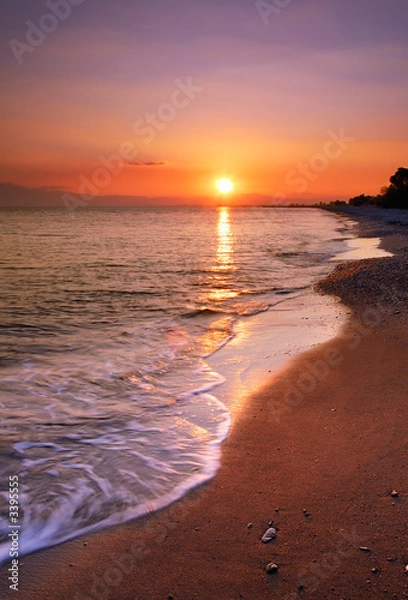 Fototapeta Opuszczona plaża o zachodzie słońca