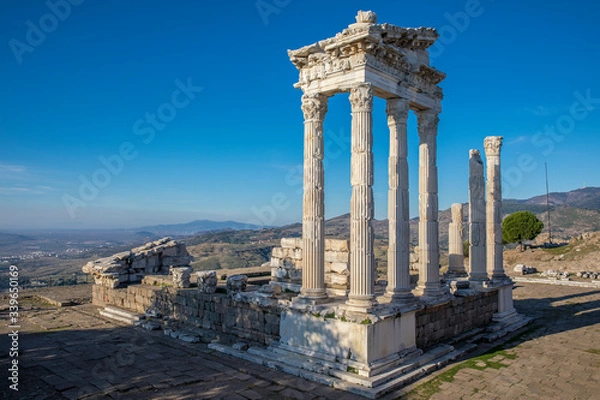 Obraz Trajan temple in ancient city of Pergamon in Turkey.