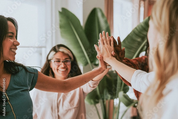 Fototapeta Pozytywna praca zespołowa kobiet