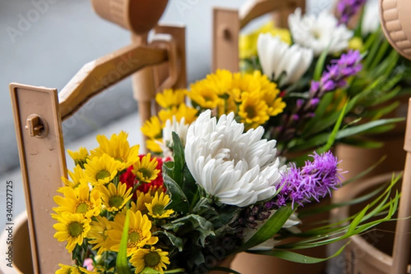 Obraz お墓参りの花 仏花 手桶 お盆 お彼岸イメージ