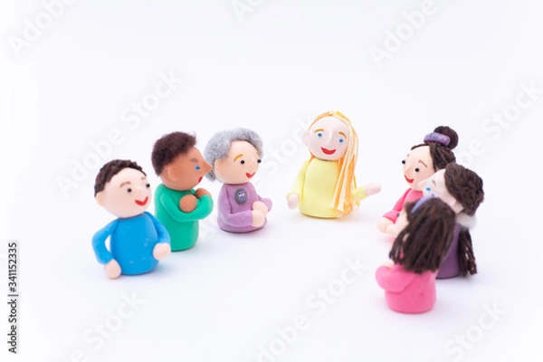 Fototapeta 手作り紙粘土人形　英会話教室　国際交流　グローバルコミュニケーション