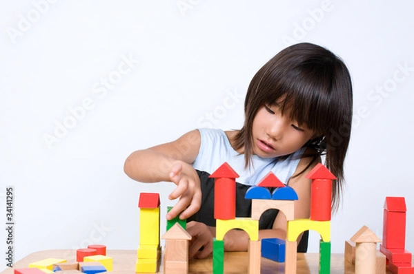 Obraz 積み木で遊ぶ女の子