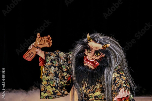 Obraz 日本、広島、広島神楽、芸北神楽、神楽「羅生門」、酒呑童子、伝統芸能の魅力