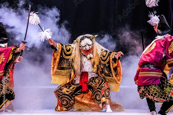 Obraz 日本、広島、広島神楽、芸北神楽、神楽「紅葉狩」、鬼女大王、伝統芸能の魅力