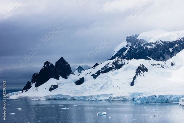 Obraz snow covered mountains Antarctica 