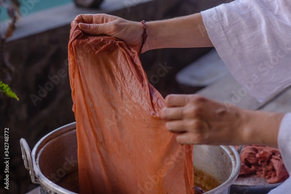 Obraz hand dyeing fabrics made from natural dyes