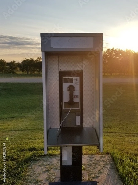 Fototapeta red telephone box