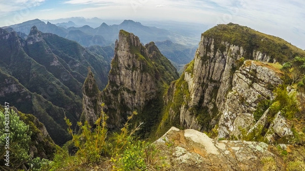 Fototapeta Funil canyon in Bom Jardim da Serra - SC. Beautiful canyon with green cliffs in Serra Catarinense, Brazil