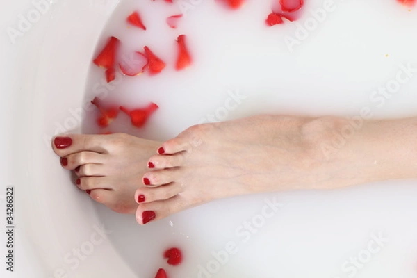 Obraz soft feet in milk bath