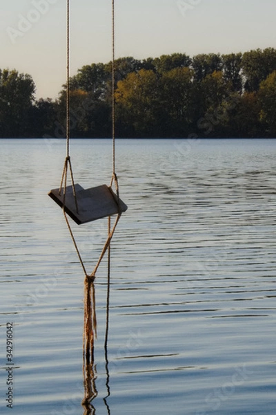 Obraz eine Schaukel am See