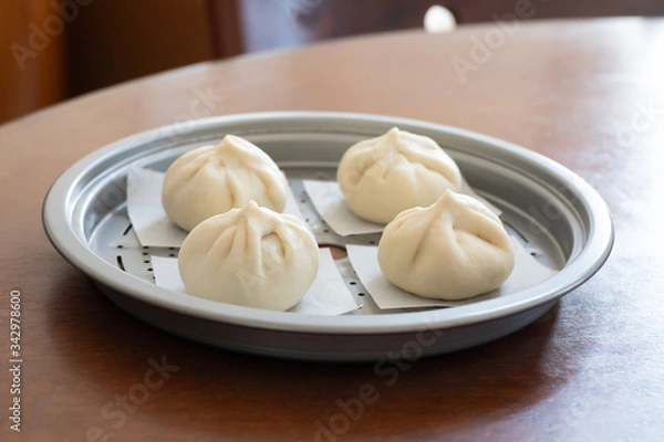 Fototapeta 自宅で手作りした肉まん　成型してから蒸す前の肉まん