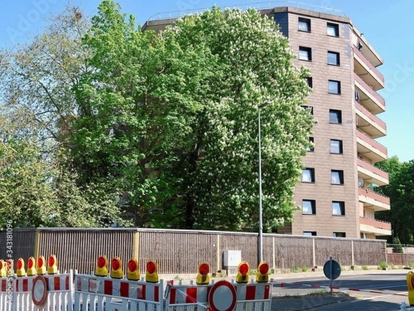 Fototapeta Wabenhaus in Grevenbroich in Germany in corona time