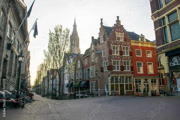 Fototapeta Morning view of the typical dutch houses in the centre of Delft.