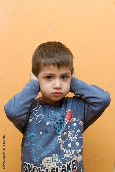 Obraz bambino con problemi udito