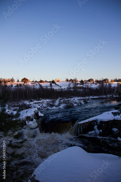 Obraz One of the most poetic places in Karelia is the Voitsky Padun waterfall on the Lower Vyg River.