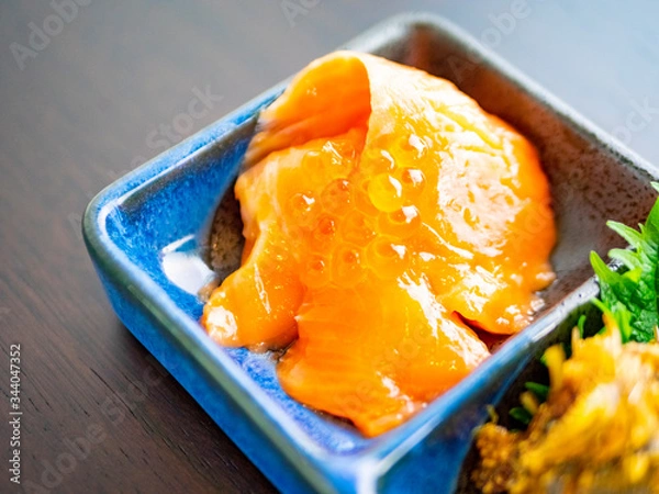 Obraz 珍味三点盛り（鮭のルイベ・イカ塩辛・にしん小樽漬け）