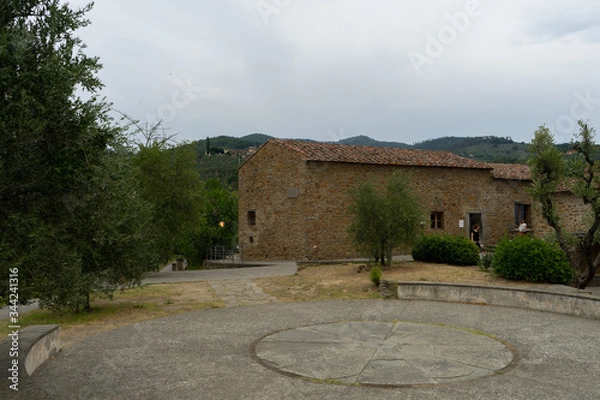 Fototapeta View of the house where Leonardo Da Vinci was born