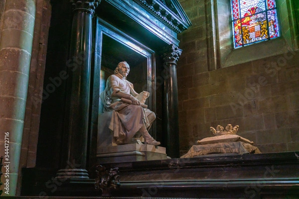 Obraz Interior of St. Pierre Cathedral, and statue of John Calvin, one of the leaders of the Protestant Reformation, Geneva