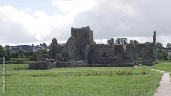 Fototapeta The Rock of Cashel, also known as Cashel of the Kings and St. Patrick's Rock, is a historic site located at Cashel, County Tipperary, Ireland.