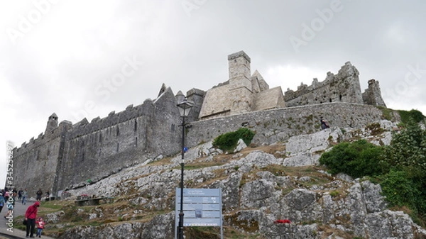 Fototapeta The Rock of Cashel, also known as Cashel of the Kings and St. Patrick's Rock, is a historic site located at Cashel, County Tipperary, Ireland.