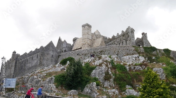 Fototapeta The Rock of Cashel, also known as Cashel of the Kings and St. Patrick's Rock, is a historic site located at Cashel, County Tipperary, Ireland.