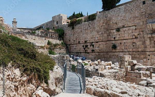 Obraz the southern section of the kotel western wall of the second temple showing people praying in the egalitarian section among the rubble from the roman destruction of jerusalem