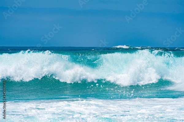 Obraz Beautiful crashing wave on a sunny California day