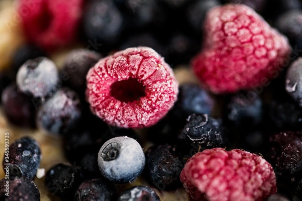 Obraz mrożone maliny i jagody