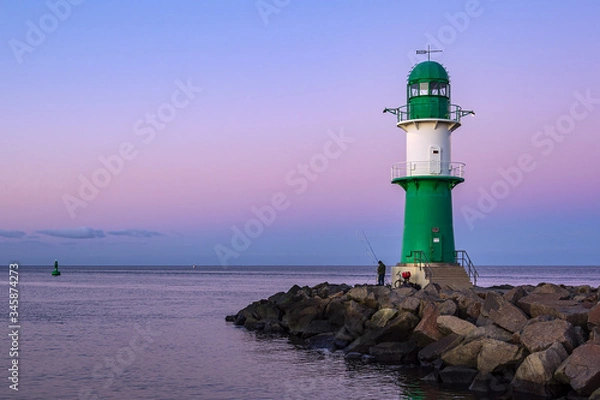 Obraz Mole an der Küste der Ostsee in Warnemünde