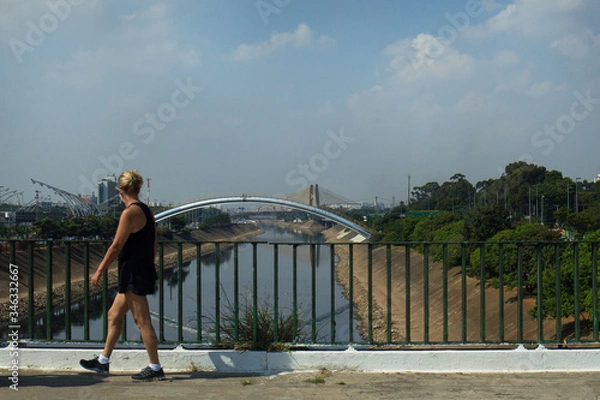 Obraz Tietê River channeled and very polluted in the city of São Paulo.
